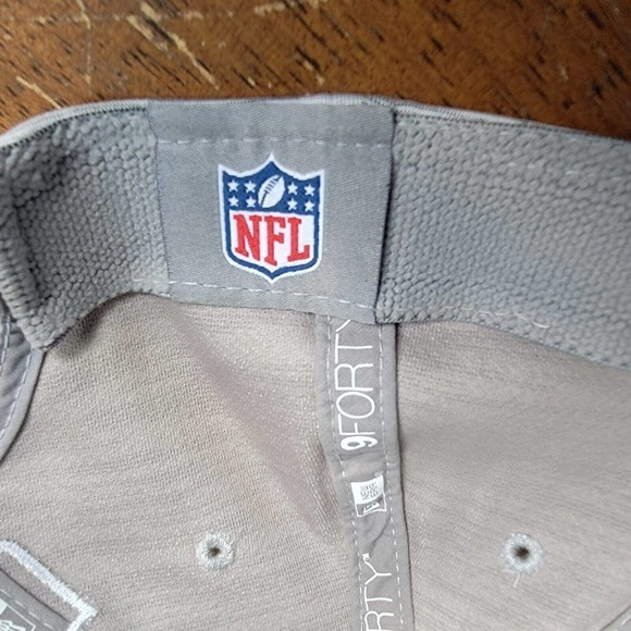 New Era 9Forty Men's NFL Indianapolis Colts Outline Gray Adjustable Hat #64 - Picture 9 of 11